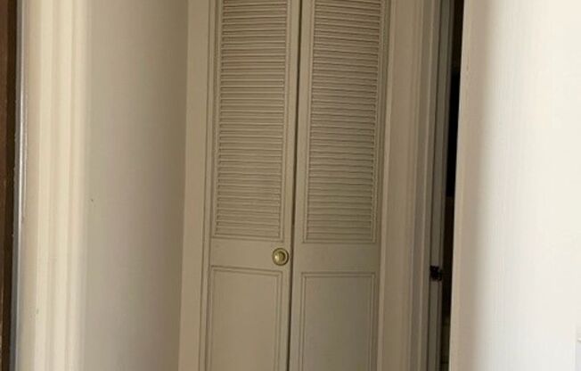 1 bed, 1 bath, 775 sqft, $1,199, Unit 2727-105