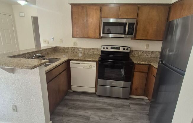 2 beds, 1 bath, 825 sqft, $1,800, Unit 203