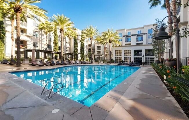 2-Bed Irvine Condo in Highly-Desirable Avenue One