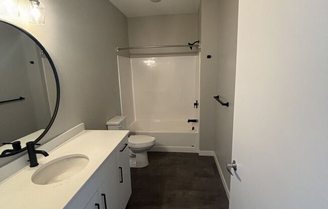 1 bed, 1 bath, 929 sqft, $1,800, Unit 208