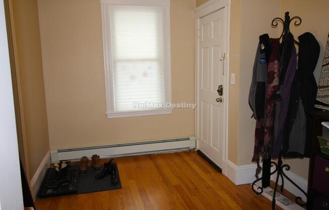 11 JOSEPH ST