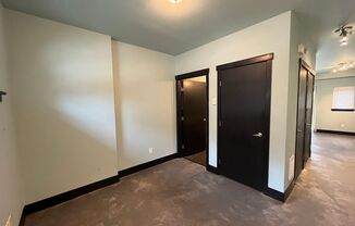 Studio, 1 bath, $1,275, Unit 960 Lincoln - 107