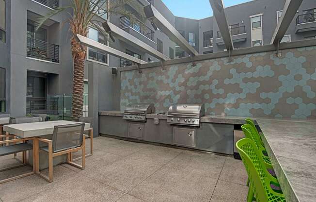 Park on Central Poolside Grill