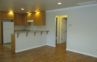 2 beds, 1 bath, $1,450, Unit 2