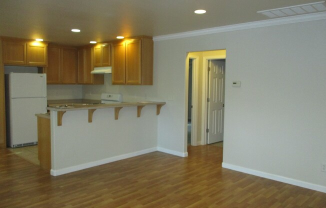 2 beds, 1 bath, $1,450, Unit 2