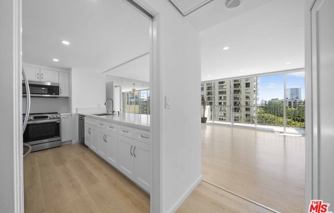 2 beds, 2 baths, 1,080 sqft, $6,300, Unit 808