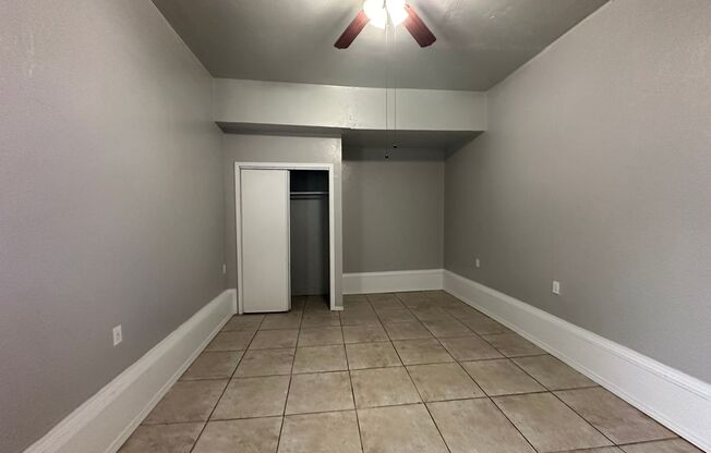 3 beds, 1 bath, $925