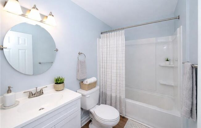 4BA/2BA OFF KING STREET EXTENTION DOSCHER  STREET-AVAILABLE AUGUST 1, 2026