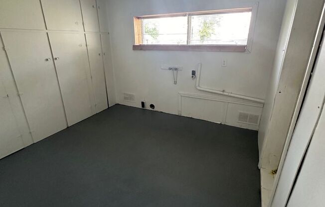Large 2 Bedroom home with a Garage
