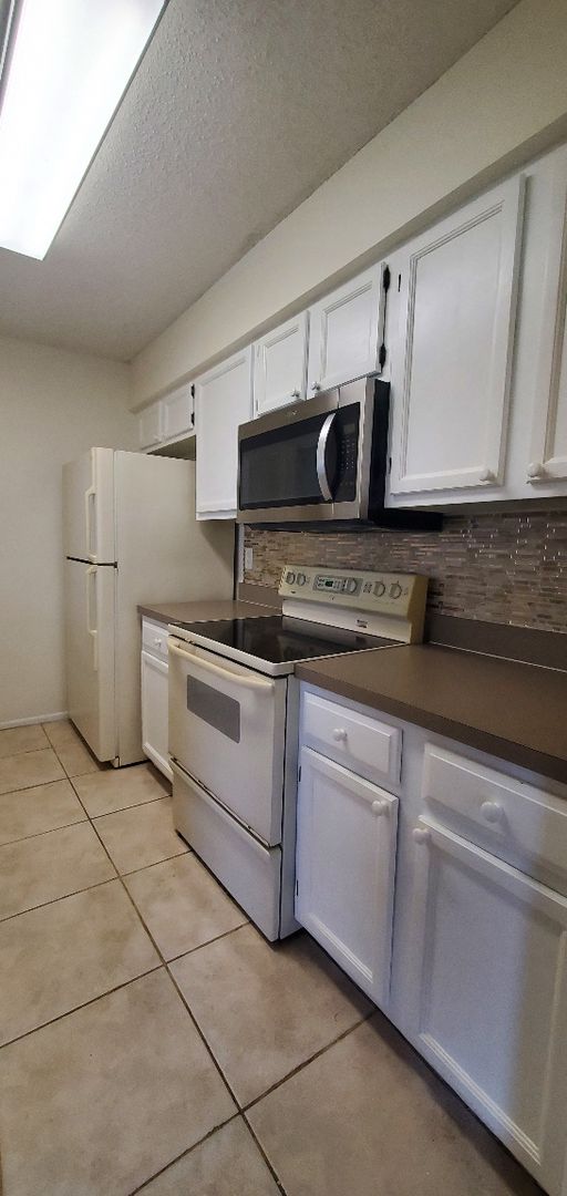 Beautiful 2-Bedroom, 3-Bathroom Townhome in Brandon