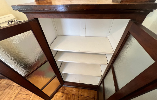Studio, 1 bath, 400 sqft, $805, Unit 303