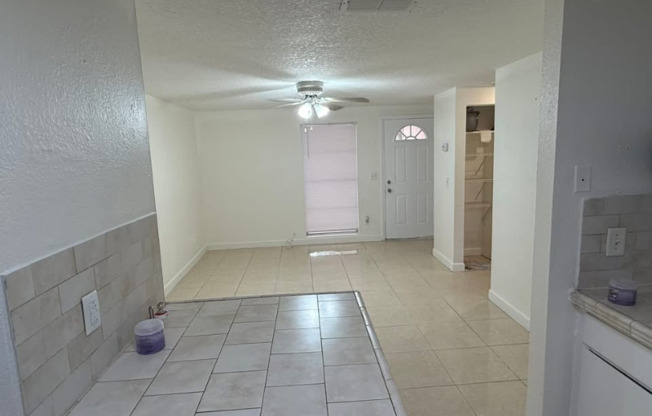 10203 CARRIAGE GLN CT