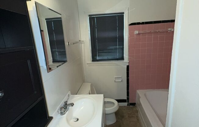 3 beds, 1 bath, $975