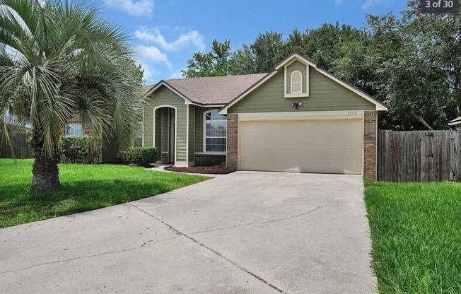3 Bedroom 2 Bathroom House with Garage Near Oakleaf