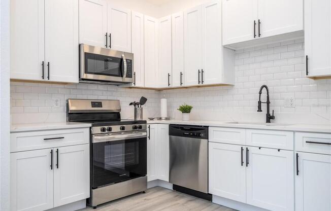 4 beds, 2 baths, 1,400 sqft, $2,500