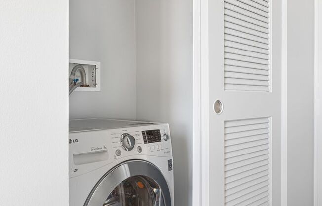 Studio, 1 bath, 212 sqft, $1,495, Unit 901