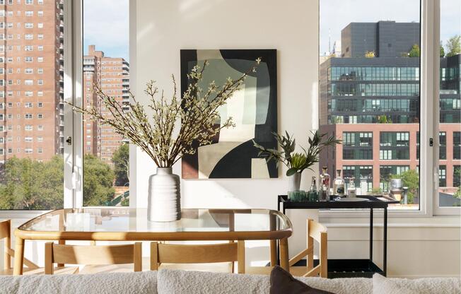 280 W 24 ST