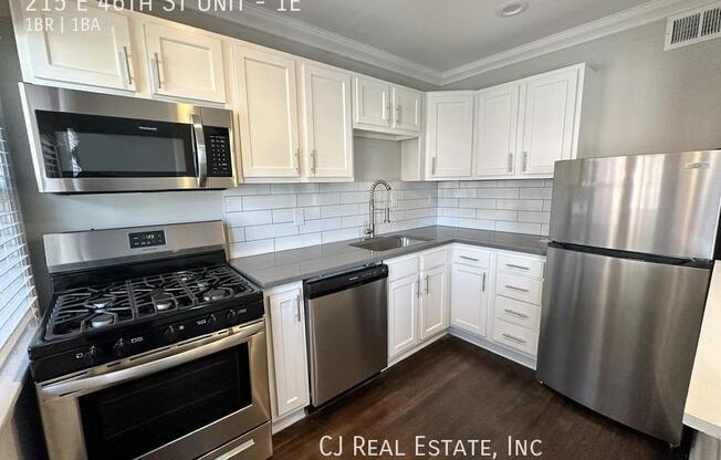 215 E 46 ST