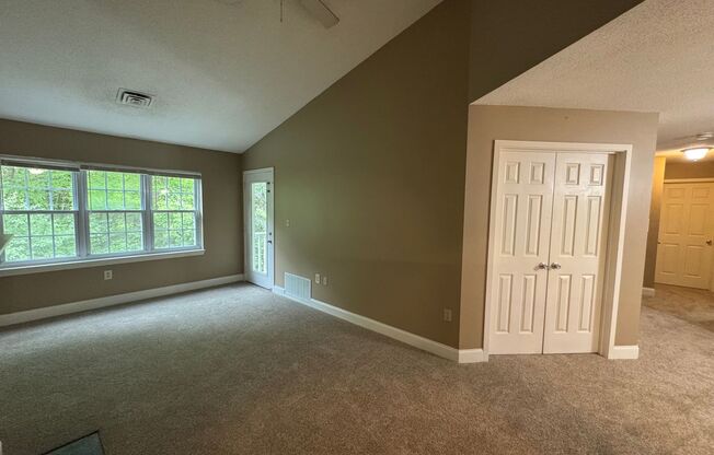 Spacious 3-Bedroom Condo with Modern Amenities in Andover, MA!