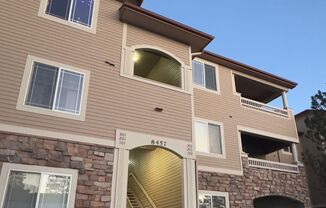 SW Littleton Top Floor Condo with Mountain Views!