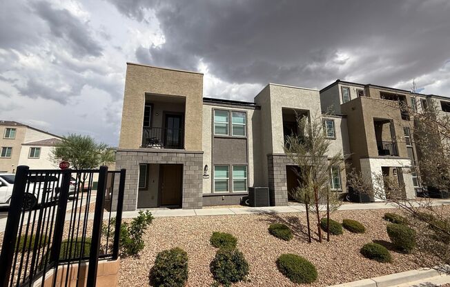 Exceptional Two Level 3 bedroom Furnished or Non-Furnished Rental