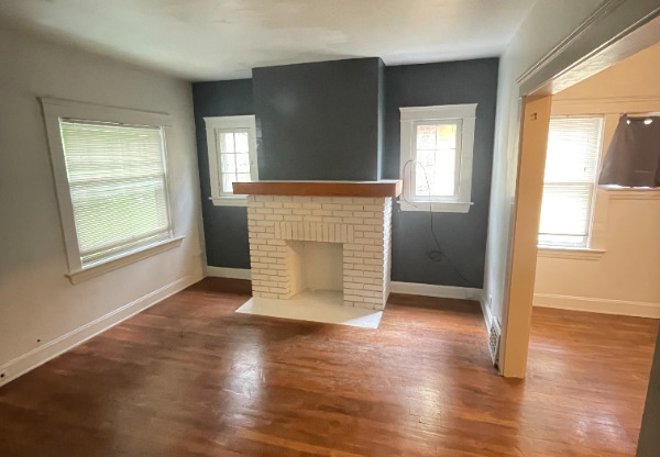2296 GRANDVIEW