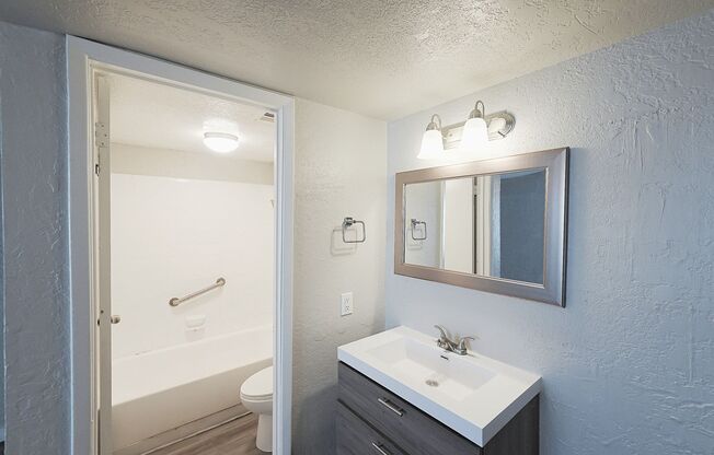1 bed, 1 bath, 677 sqft, $1,050, Unit A142