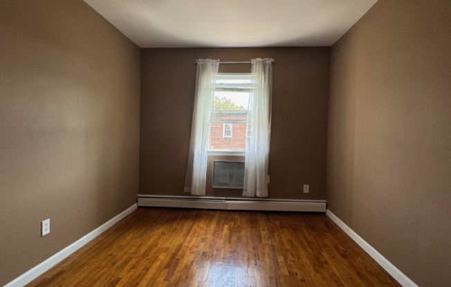 3 beds, 1.5 baths, 1,800 sqft, $3,200, Unit 2