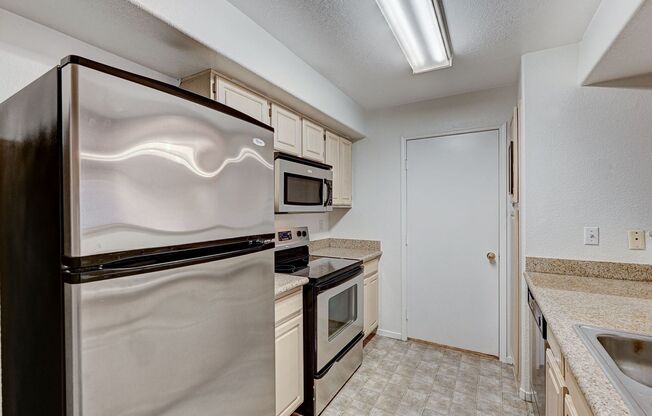 2 beds, 2 baths, $1,495, Unit BUILDING 12