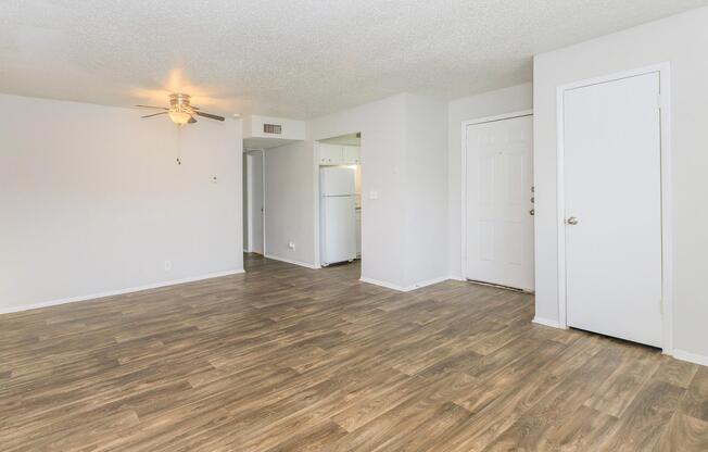 Studio, 1 bath, 460 sqft, $820