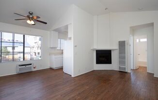 *OPEN HOUSE: 11/2 1-2PM* 1BR in the Heart of Normal Heights w/ Garage and Washer/Dryer!