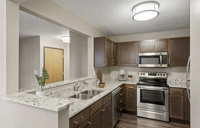 Mallard Ridge Apartments in Maple Grove Kitchen and Breakfast Bar