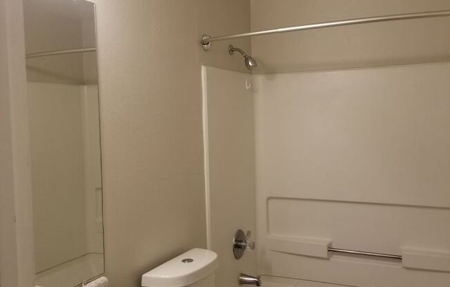 1 bed, 1 bath, 612 sqft, $1,325, Unit 204
