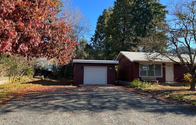 Freshly updated 2 bedroom duplex in Thurston!