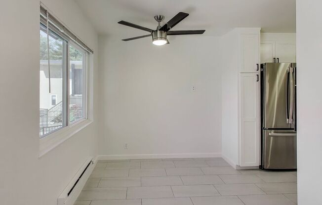 698 N SANTA CRUZ AVE