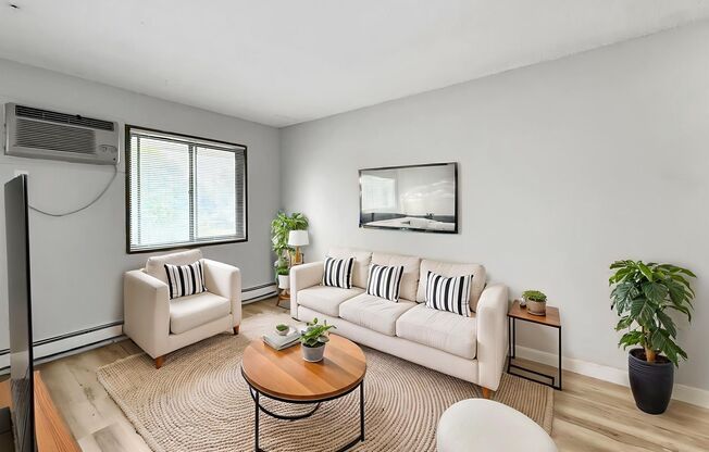 2 beds, 1 bath, 671 sqft, $895, Unit 3600-22