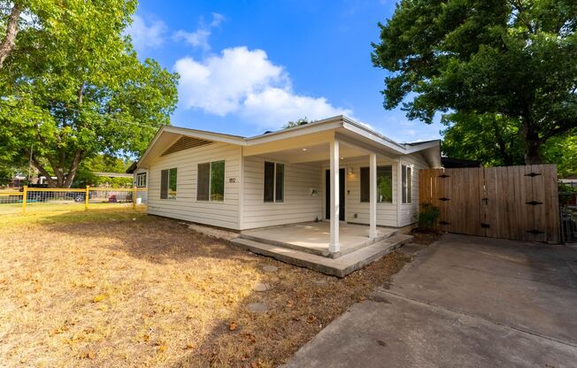 Renovated Brentwood Gem: Modern 3-Bed, 2-Bath Home with Office, Sunroom, and Spacious Yard!