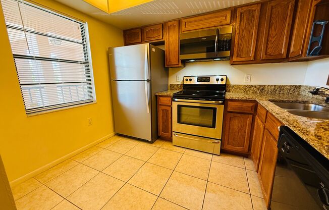 2/2 Condo