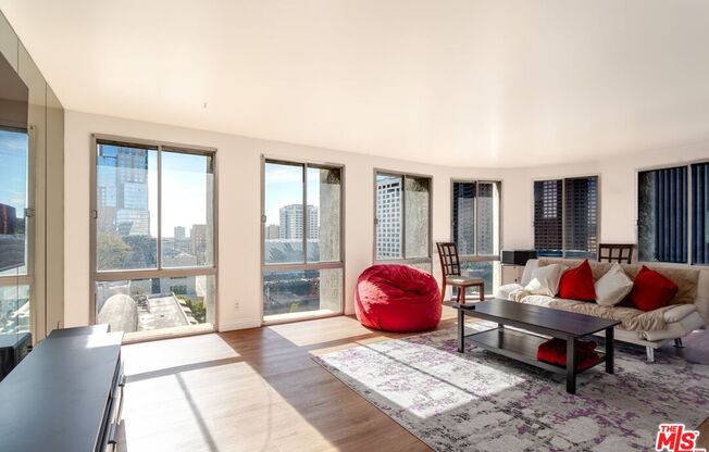 2 beds, 2 baths, 1,172 sqft, $4,550, Unit 1105