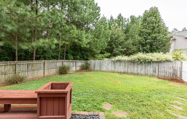 Charming 3 Bedroom Home for Rent with Fenced Back Yard!