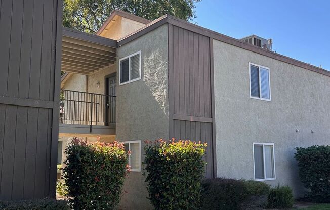 Cute remodeled 2bd/1bath with modern upgrades and courtyard views!