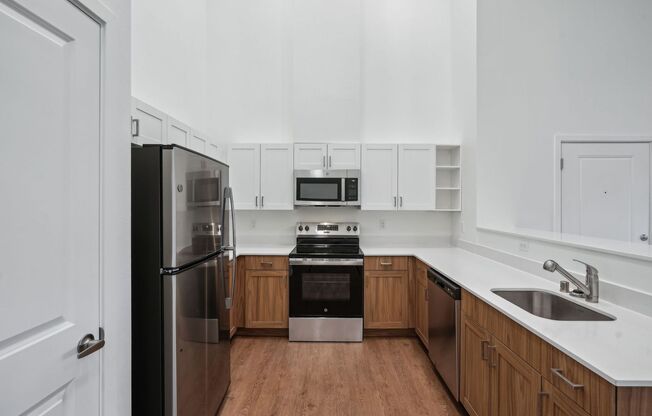 2 beds, 2 baths, 982 sqft, $2,024, Unit 80