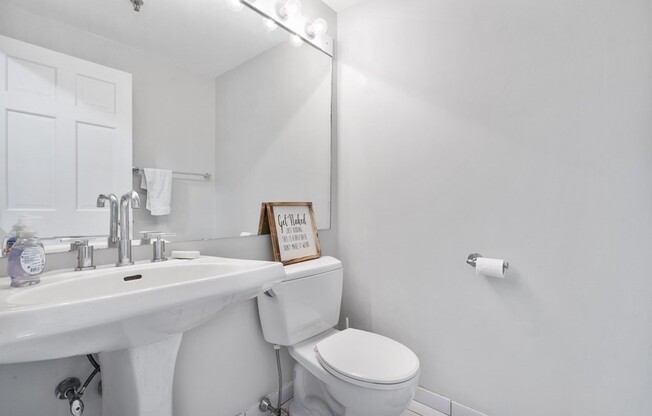 2 beds, 1.5 baths, 1,221 sqft, $4,950, Unit 205