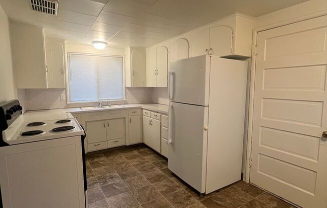 2 beds, 1 bath, $1,495