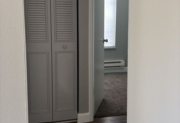 2 beds, 1 bath, 695 sqft, $1,265, Unit 505 B4