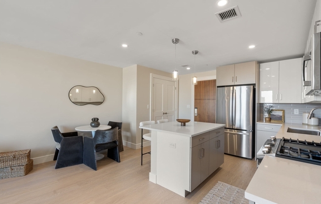 1 bed, 1 bath, 767 sqft, $3,600, Unit 109