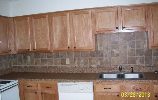 4 beds, 3.5 baths, 2,214 sqft, $2,050, Unit 62