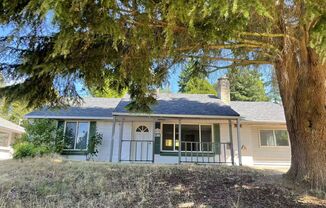 Nice 3-bed, 1 -bath single family house in Westwood Seattle for rent!