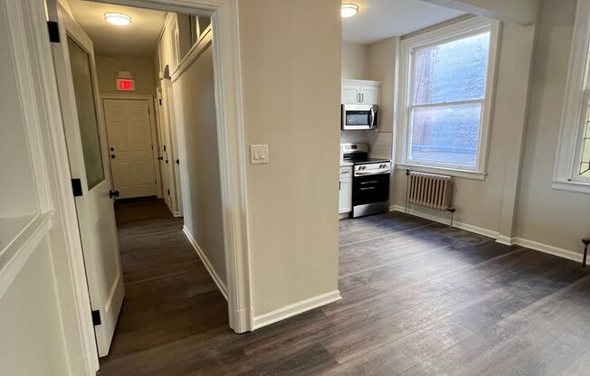23-25 E King St