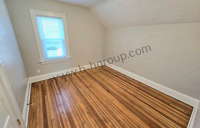 3 beds, 1 bath, $1,695